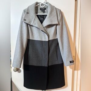 DKNY NWOT Wool Blend Gray and Black Pea Coat Lined Size XS